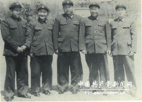 1958꣬У߼ڱѧУ״ޣγ־һ񴴳ɣҶĽ飨һӰ